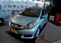 Taksi Honda Mobilio MPV.