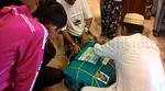 Jemaah Haji Bongkar Koper Demi 32 kg