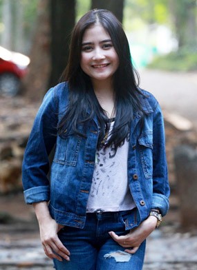 Prilly Tak Mau Pacaran Sebelum Berusia 20 Tahun