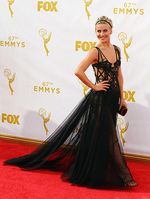 Mengintip Suasana Red Carpet Emmy Awards 2015 (1)