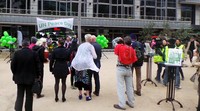 PBB memperingati Hari Perdamaian Dunia di jantung kota Melbourne, Melbourne City Square.