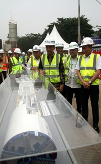Jokowi melihat bos untuk MRT.