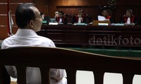 Pembacaan penolakan itu dibacakan Hakim Ketua Aswijon di Pengadilan Tipikor Jakarta, Senin (21/9/2015).