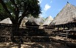 Melihat Kampung Tradisional Takpala