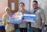 Di tengah perjalanan hari kedua, Risers menyempatkan diri berkunjung ke SDN 138 Kulinjang, Kabupaten Enrekang. Datsun Risers Expedition berbagi buku bacaan dan fasilitas pendidikan di SD itu.