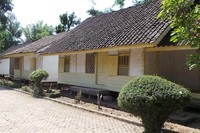 Kampung Pulo dihuni oleh keturunan Embah Dalem Arif Muhammad yang menyebarkan Islam di wilayah Cangkuang dan sekitarnya. Sejak abad ke-17 hingga sekarang, hanya ada 6 rumah dan 6 kepala keluarga di sini (Kurnia/detikTravel)