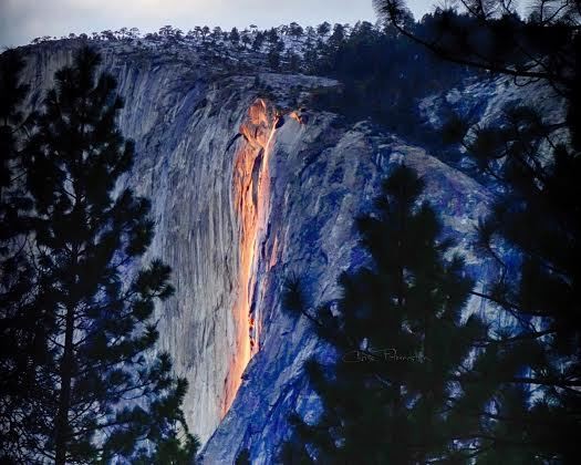 Fenomena Ajaib di AS, Air Terjun Seperti Api!