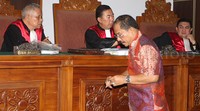 Ilham Arief menghadiri sidang lanjutan di Pengadilan Negeri Jakarta Selatan. Pool/Lamhot Aritonang/detikFoto.