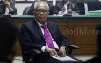 Dalam putusan sela, Majelis Hakim menegaskan keberatan Kaligis dan tim penasihat hukumnya tidak beralasan. Sebab surat dakwaan sudah secara jelas menguraikan tindak pidana.