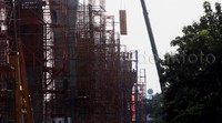 Sedikitnya 32 tiang telah berdiri di sepanjang proyek jalan layang khusus TransJakarta.