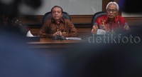 Sanksi itu pencabutan izin, sehingga 4 perusahaan yang terdiri atas perusahaaan perkebunan dan pemanfaatan areal hutan tak bisa beroperasi lagi.