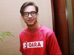 Si Ganteng Adipati Dolken Jadi Cowok Kemayu