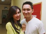 Aww, Syahnaz dan Juan Christian Mesra di Mobil