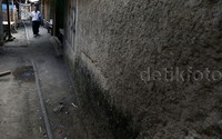 Rel tersebut kini telah mati dan berubah fungsi menjadi pasar, rumah dan jalan kampung.