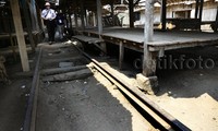Rel KA bersejarah yang dibangun Jepang dengan kerja paksa itu, kini hanya tersisa bekas pondasi dan badan relnya saja.