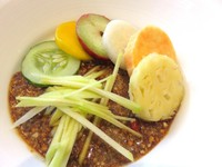 Orang Indonesia tentu menyukai rujak. Dalam Purnawarman, menu Rujak Buah dibuat lebih istimewa dengan pemotongan buah yang unik dan sambal kacang yang halus.