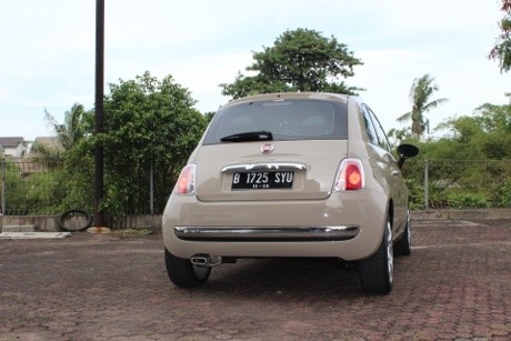 Menjajal Si Mungil Fiat 500