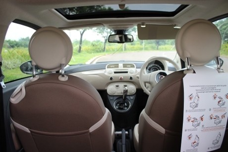 Menjajal Si Mungil Fiat 500