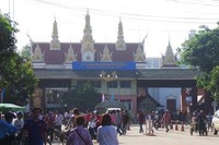 Saat keliling Asia Tenggara, salah satu cara yang sering dilakukan untuk pindah negara adalah land cross border atau pindah negara melalui jalur darat. Jika ingin ke Kamboja dari Thailand, ini salah satu pintunya (Bahtiar/detikTravel)