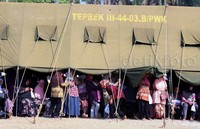 Antrean warga yang ingin berobat. Lamhot Aritonang/detikFoto.