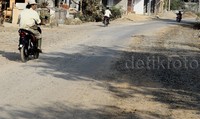 Warga berharap setelah selesainya pembanguna jalan ini mereka dapat lebih cepat menjual hasil bumi dan akses ke kota Serang.
