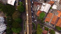 Kereta yang berbenturan itu belum dievakuasi.