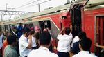 Dua Kereta Berbenturan di Stasiun Juanda