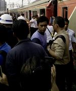Korban Benturan KRL Dievakuasi