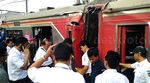 Dua Kereta Berbenturan di Stasiun Juanda