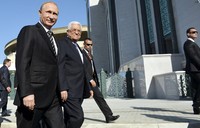Presiden Palestina Mahmoud Abbas hadir dalam peresmian masjid tersebut. Alexei Druzhinin/RIA Novosti/Kremlin/Reuters/detikFoto.