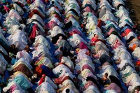 Salat Idul Adha berlangsung damai dan tertib. CNN Indonesia/Adhi Wicaksono.