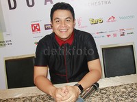Tulus sendiri mengaku sangat senang dapat tampil bersama Ari Lasso. Pool/Gus Mun/detikFoto.