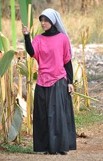 Mengintip Persiapan si Cantik Fita Anggriani di Balik Layar