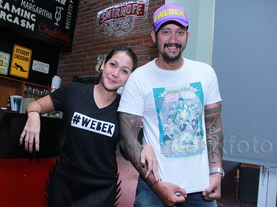 Kemesraan Tora Sudiro dan Mieke Amalia