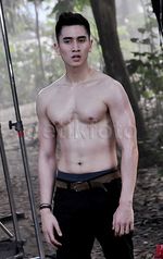 Topless, Verrell Bikin ABG Kelepek-kelepek