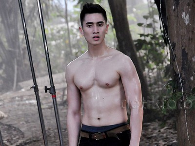 Topless, Verrell Bikin ABG Kelepek-kelepek