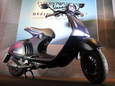 Vespa 946 Emporio Armani Tiba di Indonesia
