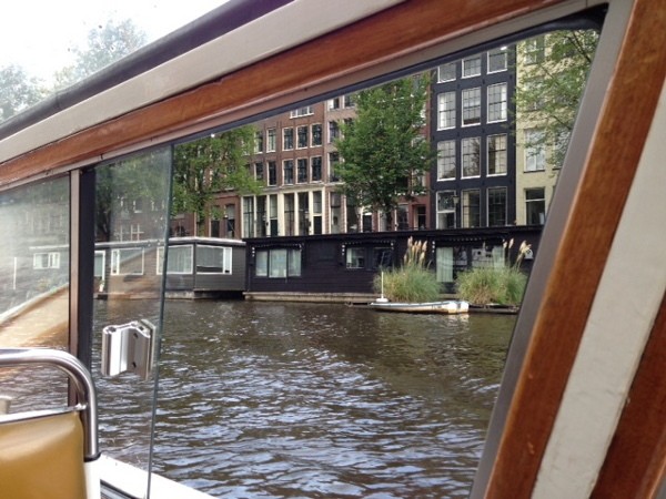 Agenda Paling Wajib di Amsterdam, Tur Keliling Canal Ring