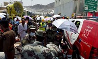 Pemerintah Arab Saudi menerjunkan sebanyak 4.000 tim medis dan 220 ambulan. Saudi Red Crescent/Reuters/detikFoto.     