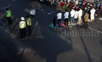 Warga Salat Id di Pasar Senen