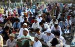 Warga Salat Id di Pasar Senen