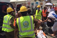     Kejadian itu terjadi pada pukul 07.30 pagi waktu Arab Saudi. Saat itu, jutaan jemaah haji dari seluruh dunia tengah berada di Mina untuk melakukan serangkaian rukun haji, salah satunya adalah lempar jumroh. Reuters/Directorate of the Saudi Civil Defense/detikFoto.