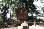 Candi & Makam Muslim Berdampingan di Garut