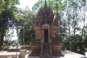 Kisah Candi Cangkuang yang Misterius di Garut
