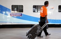 Kereta ini menjadi alternatif selain bus tujuan Jogja yang biasanya ditempuh dalam waktu 4-5 jam. Dengan adanya kereta ini relatif lebih cepat menuju Solo, karena hanya ditempuh selama 4 jam.