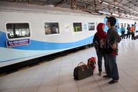 Untuk tarif KA Joglokerto pihaknya akan menggunakan tarif batas bawah dan batas atas. Tarif batas bawah untuk jarak Purwokerto - Kebumen, Gombong-Yogyakarta, dan Kutoarjo-Solo atau sebaliknya sebesar Rp 50.000 sedangkan tarif batas atasnya Rp 100.000.