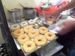 Mengintip Pembuatan Donat Rumahan yang Empuk Manis di Depok