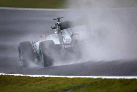 Hamilton Tak Puas dengan Kondisi Basah dalam Latihan Hari Ini