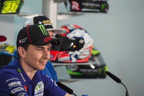 Lorenzo Ungguli Marquez dan Rossi di Latihan Pertama