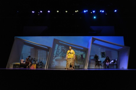 3 Perempuan Menggoyang Panggung Teater Monolog